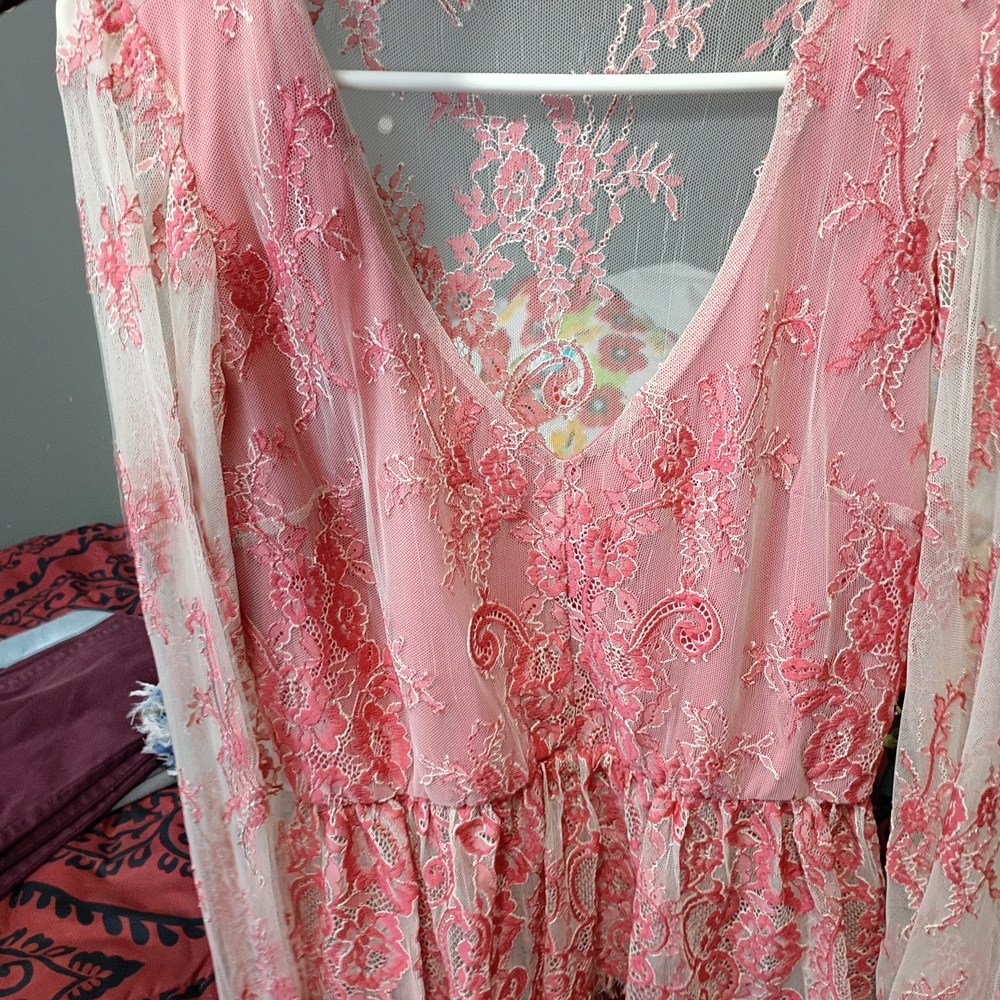 Chic Floral Lace Blouse in Pink